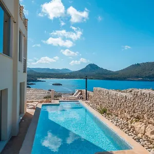 https://cala-agulla.balearic-islands.net